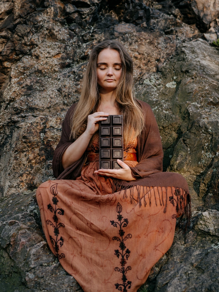 kiki z Tenera Vis Praha kakaova ceremonie hluboká práce na sobě kakaová ceremonie marketing a podnikání ze srdce hluboké vztahy psychosomatika listener of earth kakao